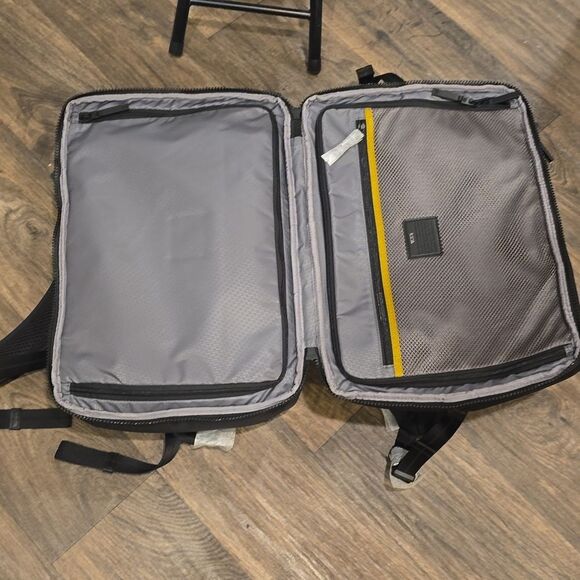 Tumi Tahoe View Splitpack Backpack - Picture 15 of 15